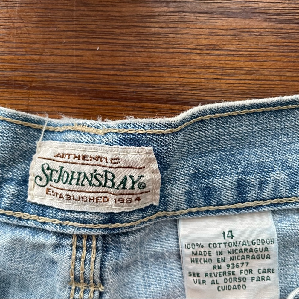 St. John's Bay Lightwash Denim 100% Cotton Vintage Cargo Shorts Women’s Size 14 - Picture 8 of 8